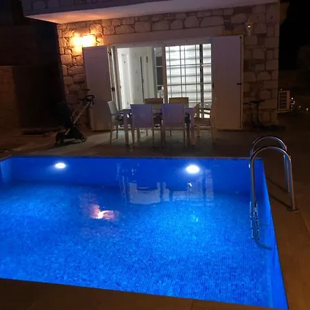 Alacati yalida özel havuzlu villa * Çeşme