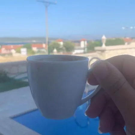 Alacati yalida özel havuzlu villa *