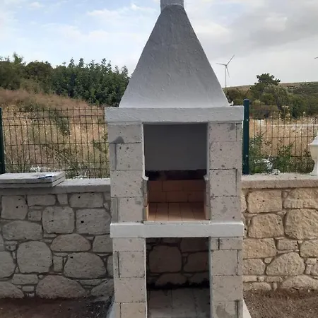 Alacati yalida özel havuzlu villa *