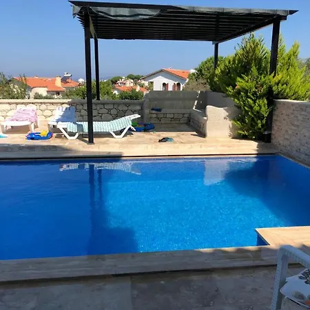Alacati yalida özel havuzlu villa Villa *